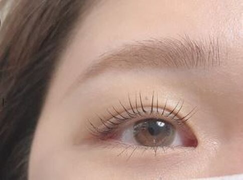 【JR亀岡】≪完全週休2日≫≪有給休暇あり、最大9連休≫≪社会保険完備≫研修制度も整っています！大人女性をターゲットにしています。働きやすい環境を大切にする「betty 亀岡篠店（ベティカメオカササテン）」からアイリスト（まつげエクステ・まつげパーマ・アイブロウ）の求人☆☆