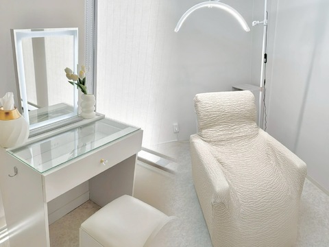 R slash 岡山駅前店（アール スラッシュ オカヤマエキマエテン）