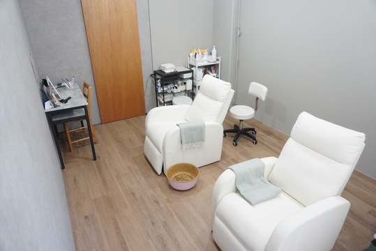 【大日】≪入社3ヶ月間限定で指名フリー共に50％≫≪土日休み連休も可能≫子育て世代の方も働きやすいよう協力体制のあるサロン！スタッフの意見も取り入れてくれる環境！アイラッシュの立ち上げをしたい方にもおすすめ◎「shangri-la room（シャングリラルーム）」からアイリスト（アイデザイナー・まつげエクステ）の求人★☆