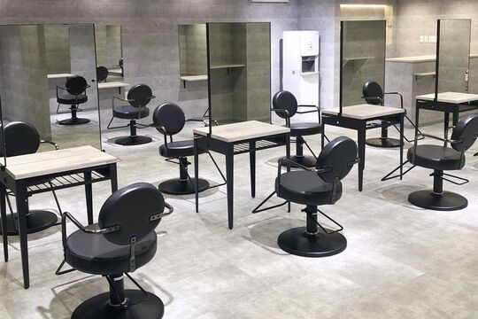 _WHITE 天王寺阿倍野店（アンダーバーホワイト テンノウジアベノテン）