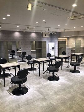 _WHITE 難波店（アンダーバーホワイト ナンバテン）