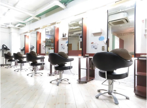 【大町】≪完全週休2日制・社会保険完備・18:00完全退社≫長く美容師を続けていきたい方にオススメの環境！高収入も狙えちゃいます！こだわりの技術でお客様の髪質改善を目指すヘアサロン「AMI a BELLE Reve（アミーベルレーヴ）」からスタイリスト（美容師）の求人☆★