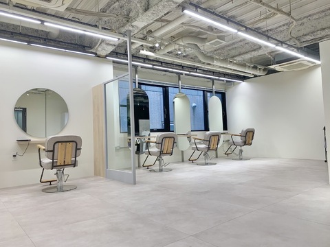 Uni.esaka（ユニエサカ）