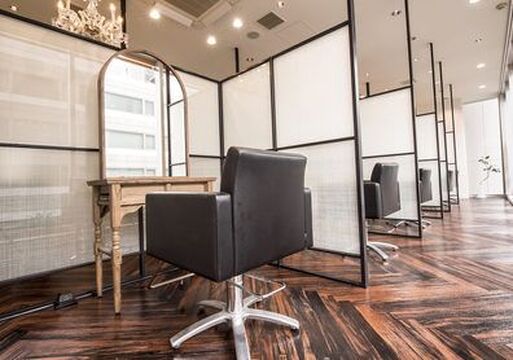 CHANDEUR栄（シャンドゥールサカエ）