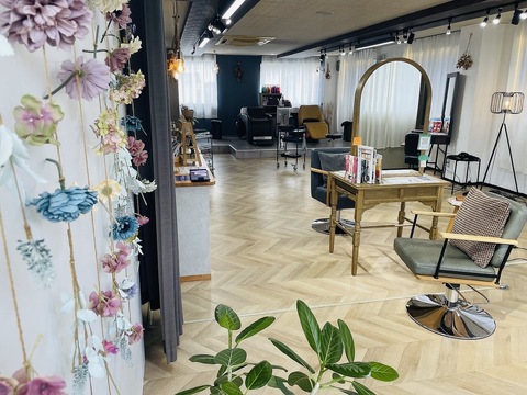 hair atelier Canel’e by Milk tea（ヘアー アトリエ カヌレ バイ ミルク ティ）