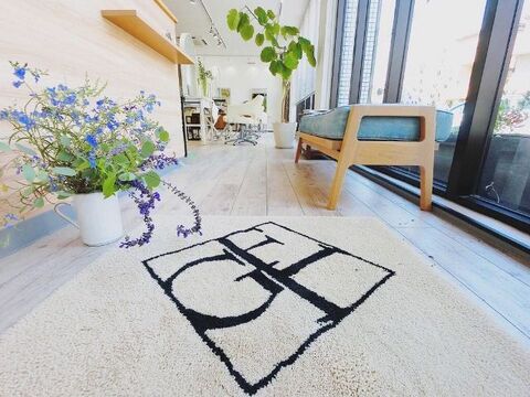 【西宮北口】≪完全週休2日制≫≪社会保険完備≫有名店で経験されたオーナーさんやスタッフさんから技術を学べる！おしゃれなアットホーム×小規模サロン「GIFT（ギフト）」からアシスタント（美容師）の求人☆☆