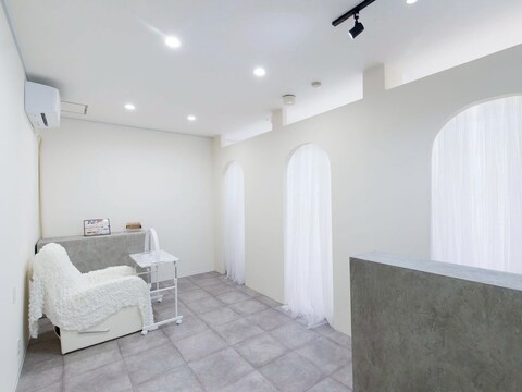 【千代田】≪日祝定休≫≪16時までに退勤可能≫≪髪色・ネイル自由≫≪ママさんの応募歓迎≫ネイルとアイラッシュのトータルビューティーサロン！20～30代の女性を中心に、高い技術と丁寧な接客が人気です！「 ano.nail&eyelash（アノネイルアンドアイラッシュ）」からアイリスト（まつげエクステ・まつげパーマ・アイブロウ）の求人☆☆