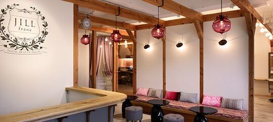 【吉田】 ≪月8,9日休み≫≪社会保険完備≫≪賞与あり≫≪産休育休実績あり≫駅チカすぐの好立地！社内アカデミー完備で営業時間中研修にて2年デビュー確実！地域郊外型の人気ヘアサロン！魅力ある会社です！「JILL franc 吉田店（ジルフランヨシダテン）」からアシスタント（美容師）の求人☆★