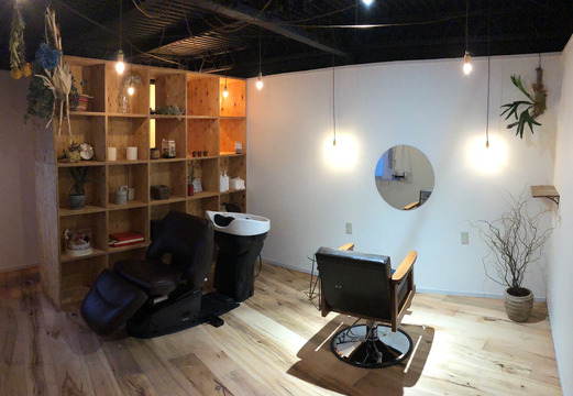 【千里山】≪新卒生歓迎≫≪完全週休2日制≫≪社会保険完備≫≪18時頃退勤OK≫営業中レッスンOK！有給の完全消化などプライベートも充実できる環境です！「coni（コニー）」からアシスタント（美容師）の求人★☆