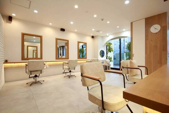 【東大宮】≪新卒・通信生OK≫≪休日取得の選択制≫≪家賃手当あり≫≪社会保険完備≫プライベートもサロンワークも充実！安定したお給料で安心！「geen 東大宮店（ジーンヒガシオオミヤテン）」からアシスタント（美容師）の求人☆★