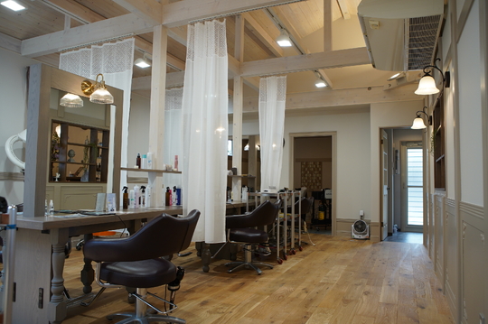 【津島駅】◆社会保険完備・完全週休2日制・産休育休取得実績あり・寮あり◆サロン内で幅広い技術が学べる企業型サロン！あなたの好きを活かして働けます！美容師としての人生を目いっぱい楽しめる環境です「TJ天気予報 1t 津島店（ティージェーテンキヨホウイットンツシマテン）」からアシスタント（美容師）の求人☆★