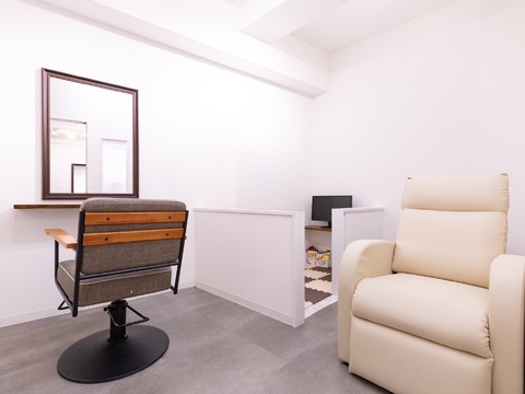 【古川橋】≪新卒や第二新卒もOK！≫≪完全週休二日制≫≪マンツーマンレッスン≫≪最短2年デビュー≫≪髪質改善＆スパ推し≫≪夏季休暇＆年末年始休暇＆有給あり≫アイラッシュもしているトータルビューティーサロン！丁寧なマンツーマンレッスンで技術が不安な方でも安心して技術を習得することができます！「More.vie（モアビー）」からアシスタント（美容師）の求人☆★