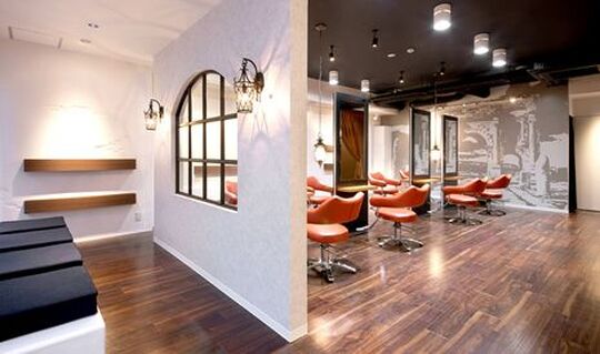 【茨木市駅】≪保障給最大月36万円≫≪フリー46％／指名51％還元≫≪マンツーマン入客≫≪高品質の薬剤≫フルタイムでも時短でも勤務OK！高収入も可能な体制です！「ReSET 茨木店（リセットイバラギテン）」からスタイリスト（美容師）の求人☆★