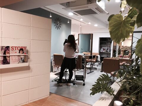 【草津】◇◆リフレッシュ休暇あり◆住宅手当あり◆営業時間内レッスンOK！◆◇スタッフ同士でご飯に行ったり、BBQなどの楽しいイベントも豊富♪feel aura（フィール アウラ）からアシスタント（美容師）の求人☆★