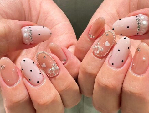 【京都駅】≪実務経験のある方の募集≫≪社会保険完備≫≪月8日休み≫≪平均退社19時≫トレンドの韓国ネイル・ワンホンネイルが得意なサロン！土日休みもOK！ネイリストの経験を活かして一緒に楽しく働きませんか？韓国風パーツや心ときめく可愛いパーツを豊富に取りそろえる「minuit nail by Zen（ミニュイネイルバイゼン）」からネイリスト（ネイル）の求人★☆