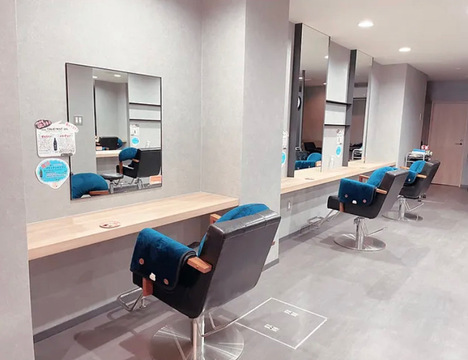 【小網町駅】≪日曜定休あり・社会保険完備・完全週休2日制・18:00完全退社≫長く美容師を続けていきたい方にオススメの環境！高収入も狙えちゃいます！こだわりの技術でお客様の髪質改善を目指すヘアサロン「AMI a BELLE Foi（アミーベルフォワ）」からスタイリスト（美容師）の求人☆★