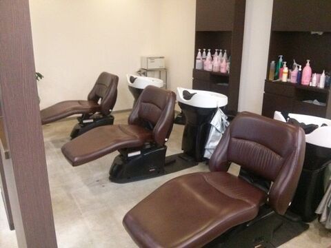 【服部】カットレッスンも並行していくので最短1年半でスタイリストデビュー可能★楽しみながら確実にスキルアップ出来る環境♪地域密着型の少人数 アットホームなサロン“in the room 101（イン ザ ルーム イチマルイチ）”からアシスタント（美容師）の求人☆★☆