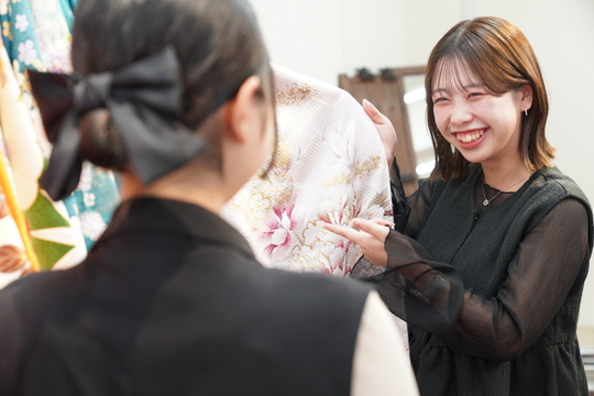 【盛岡駅】≪見学からOK≫≪住宅手当あり≫≪社会保険完備≫≪産休育休実績あり≫ご家族の大切な1日にプロフェッショナルとして、家族の絆に貢献できるお仕事！「ブランシェリー 盛岡店（ブランシェリーモリオカテン）」からヘアメイク・着付けの求人☆☆