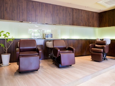 【東寺】≪髪質改善＆白髪染めが人気≫≪完全週休2日制≫≪社会保険完備≫≪時短正社員も相談OK≫≪日曜定休あり≫ミーティングは営業時間内！休日出勤等もなし！修行条件の整った環境でスタイリストとして活躍できます！「lima hair（リマヘアー）」からスタイリスト（美容師）求人☆★