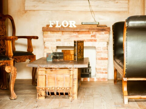 【上大岡】≪完全週休2日制・1年以内のデビュー可能・社会保険完備≫営業時間内を有効活用し、早期デビューが可能！時代にあわせた教育カリキュラムと労働環境が魅力！不安なくスタイリストを目指せます！「Flor 上大岡（フロールカミオオオカ）」からアシスタント（美容師）の求人★☆