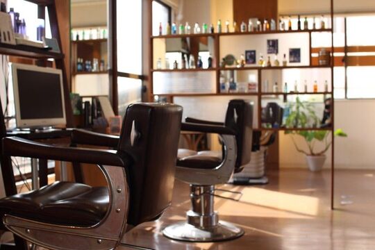 【名谷】ママさん美容師大歓迎！日曜祝日定休！少人数のアットホームな環境で働きたい方にはピッタリ！！スタッフ全員がママさん美容師の地域密着型サロン「Day Tripper（デイトリッパー）」からスタイリスト（美容師）の求人★☆