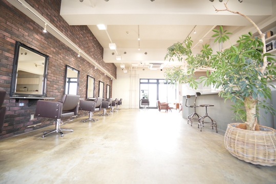 【天神】≪社会保険完備≫≪営業中レッスンOK≫≪土日休みOK≫≪実働8時間≫1人ひとりに合わせた個人レッスンで早期デビュー可能！お客様それぞれに合わせたカラー提案が得意なサロン「髪質改善 SEPT. 天神大名店（カミシツカイゼンセプトテンジンダイミョウテン）」からスタイリスト（美容師）の求人★☆