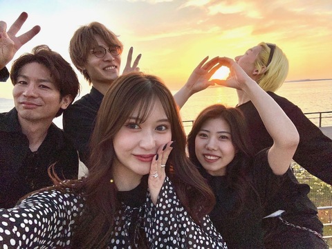 【烏丸御池】≪月給23万円≫≪社会保険完備≫≪月8日休み≫平均客単価12000円程の高単価サロン！入客チャンスも多く歩合でしっかり稼いでいけます！地域密着型の少人数制サロン！「darts（ダーツ）」からスタイリスト（美容師）の求人★☆