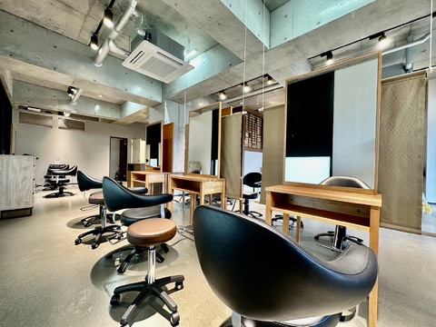 【田室町】≪指名・フリー50％の高還元≫≪社保完備・土日休OK・スタイリストオンリー・完全マンツーマン接客≫平均単価は6500円～！！早回しではなくお客様に向き合うスタイル、施術時間はしっかり確保するので無理な予約の入れ方はしません！！正社員、業務委託の選択OK！！新規・フリーの入客チャンスが多いヘアサロン「Track hair（トラック ヘアー）」からスタイリスト（美容師）の求人★☆