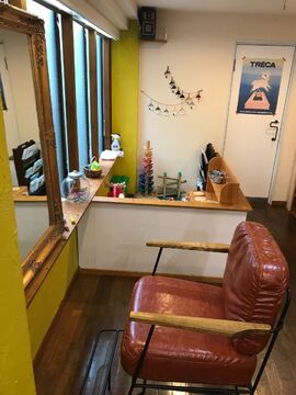 【烏丸御池】◇◆営業時間内レッスンOK◆◇小規模サロンなので、スタッフさん同士やお客様との距離も近い♪個人のペースで着実に成長していくことができます。ゆったりのびのびと働けるサロンmilieu（ミリュー）からアシスタント（美容師）の求人☆★☆