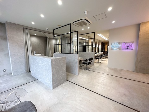 【野町駅】≪社会保険完備≫≪産休育休実績あり≫≪柔軟な働き方の相談可能≫≪各種インセンティブあり≫≪業務委託の税務サポートあり≫スタッフさんが働きやすい好条件を揃えた環境で、美容師として長く勤務できるサロンです。「moodtatemachi（ムードタテマチ）」からスタイリストの求人★☆