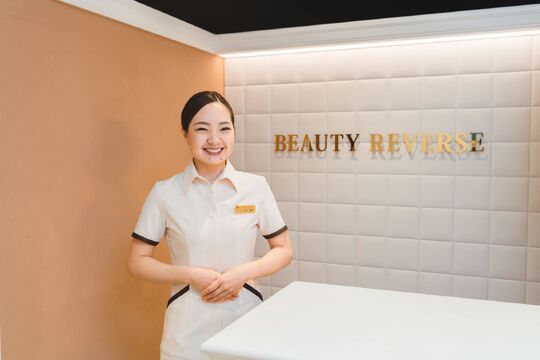 【本厚木】◆日曜定休・産休育休制度あり・退職金制度あり・社会保険完備◆抜群の待遇と未経験の方でも安心して学べる研修体制が魅力！地域のお客様に愛されるBEAUTY REVERSE 本厚木店（ビューティーリバースホンアツギテン）からエステティシャンの求人☆☆