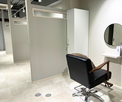 【三宮】≪完全週休2日制≫≪社会保険完備≫≪有給休暇あり≫自由度の高い働き方でライフスタイルに合わせてもらえれます！完全個室のプライベートサロン「PIANE 三宮トアロード店（ピアーネサンノミヤトアロードテン）」からアシスタント（美容師）の求人☆★