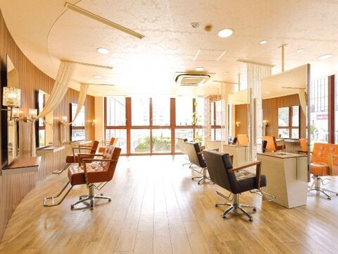 【JR西宮駅前】≪税理士サポートあり≫≪自由出勤制≫≪マンツーマン施術≫≪お客様の価格・施術タイム設定自由≫集客サイトでの口コミ2000件超え！毎月多くのご新規様が来店するため顧客0でも活躍できるサロン！「TERRACE 西宮店（テラスニシノミヤテン）」からスタイリスト（美容師）の求人☆★