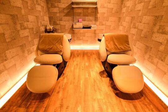 【深井駅】≪指名売上60％還元／フリー売上50％還元≫≪完全自由出勤≫≪20時までに退勤OK≫自分のペースに合わせて勤務ができます。ネイルやアイラッシュも人気なトータルビューティサロンのRAG（ラグ）からスタイリスト（美容師）の求人☆★