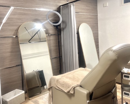 【西金沢駅】≪未経験・新卒生OK≫≪完全週休2日制≫≪掛け持ち施術なし≫≪営業時間19時まで≫≪土日休み月1回OK≫≪年末年始・GW・夏季休暇あり≫お客様と仲間を大切にするトータルビューティーサロン！高い技術を身に付けたい方必見！「Lib eyes&nails 金沢店（リブアイズアンドネイルズカナザワテン）」からアイリスト（まつげエクステ・まつげパーマ・アイブロウ）の求人☆☆