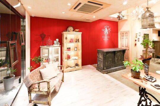 【茅ヶ崎駅】◆完全週休2日制・入客チャンス多数・賞与あり・退職金制度あり◆アットホームな雰囲気で、1人1人のお客様にしっかり向き合い施術できる環境！リピート率が高く長く通われているお客様多数のサロン「A＋style hair＆spa（アプラススタイルヘアアンドスパ）」からスタイリスト（美容師）の求人☆★