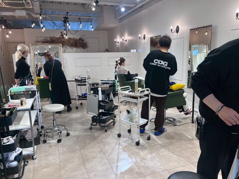 【香椎照葉】◆完全週休2日・毎週2連休・社保完備・月給24万円～・車通勤の場合駐車場あり◆お仕事、プライベートのメリハリを大切にしています！小規模少人数でお客様としっかり関わるヘアサロン「Le Coeur（ルクール）」からスタイリスト（美容師）の求人☆★☆