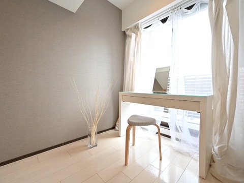 【西大橋】≪最大70％還元≫≪高還元率≫≪髪色・ネイル自由≫少人数サロンでスタッフ間の距離が近いのが特徴のサロン「Lino.（リノ）」からアイリスト（まつげエクステ・まつげパーマ）の求人★★