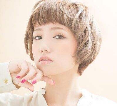 【美しが丘】≪社会保険完備・有給休暇・住宅手当アリ≫≪1年半でスタイリストデビュー可能≫長く働ける条件が揃っています！！お客様との関わりを大切にしているアクセス抜群のヘアサロン「PLUS ONE 美しが丘店（プラス ワン ウツクシガオカテン）」からスタイリスト（美容師）の求人☆☆