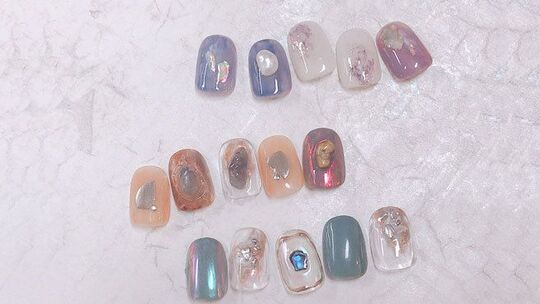 【新宿駅】≪完全週休2日制相談可能・社会保険完備・髪色ネイル自由≫オフィスネイルからアートネイルまで、幅広いデザインで大人気！働くスタッフのことを一番に考えています！休日数が多く、プライベートと両立しやすいサロン「GLAD nail 新宿店（グラッドネイルシンジュクテン）」からネイリスト（ネイル）の求人☆☆