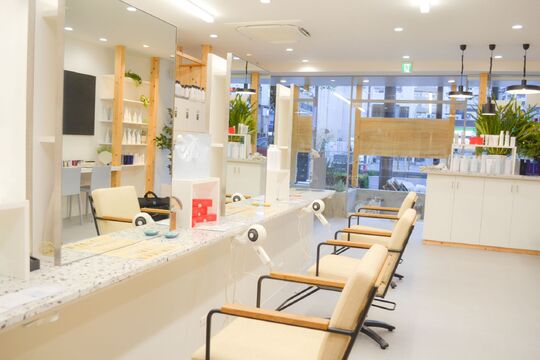 【都島】≪完全週休2日≫≪有給休暇あり≫≪産休育休制度あり≫≪なんかかわいい、なんかおしゃれ≫気分があがるハイナチュラルなスタイルを提供。人の良さが自慢の地域密着サロンです！「Snip miyakojima（スニップミヤコジマ）」からスタイリスト（美容師）の求人☆★☆