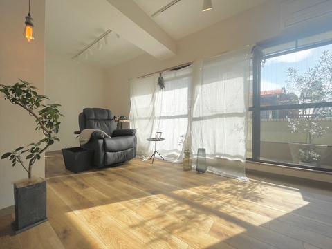 【赤坂】≪20時までに退勤OK≫≪実働8時間≫≪完全週休2日≫完全個室の贅沢空間でゆったり施術！自分の頑張りがそのまま還元される環境です！集客に強いため顧客がいない方でも大歓迎！「chiffon（シフォン）」からアイリスト（まつげエクステ・まつげパーマ・アイブロウ）の求人☆☆