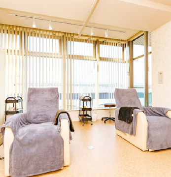 【池袋】≪産休育休実績あり・髪型ネイル自由・有給休暇あり≫しっかり研修できるので、経験が浅い方でも安心！メディア出演多数の大人気アイブロウ専門店「TOKYO BABE 池袋店（トウキョウベイブイケブクロテン）」からアイブロウリストの求人☆☆