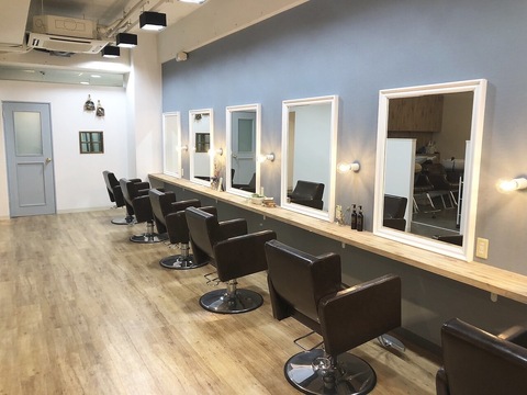 【常盤】≪月8日休み≫≪社会保険完備≫≪アイラッシュも学べる≫≪営業時間内レッスンも可能≫1年半以内にスタイリストデビュー可能！！美容師としての技術はもちろん、人間性も磨いていくことができる！「Bless HAIR Liebe店（ブレスヘアーリーベテン）」からアシスタント(美容師)の求人☆★☆