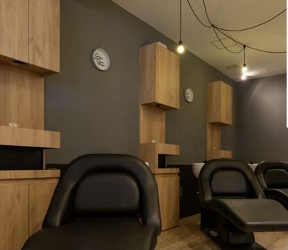 【橋本】全国の主要都市や海外にも展開する大人気サロン！≪業務委託と正社員を選択可能≫歩合制 フリー45％／指名55％以上 圧倒的な集客力で月収50万円以上のスタッフも多数在籍中!独立を考えている方にもオススメ！全国に店舗展開する「AUBE HAIR grawe（オーブヘアーグロー）」からスタイリスト（美容師）の求人★☆