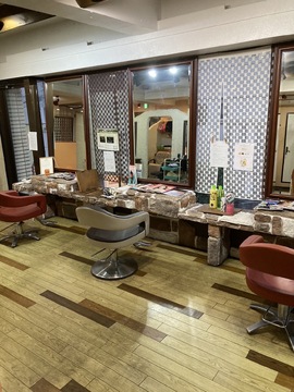 【池田駅】≪完全週休2日制≫≪19時頃に退勤可能≫リーズナブルだけど丁寧な接客で地域の方に絶大な人気を得ています！頑張り次第で30万円以上の収入も可能です！スタッフ定着率が長くずっと活躍してもらえる環境です！「Lucina（ルキナ）」からスタイリスト（美容師）の求人☆★