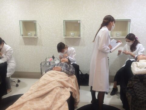 【河原町】向上心の高いスタッフさんと一緒に働きたい方にオススメ☆コンテスト受賞者多数輩出サロン☆アイラッシュの技術をしっかり学びたい方大歓迎！”Enchante（アンシャンテ）”からアイリスト（アイデザイナー・まつ毛エクステ）の求人☆☆