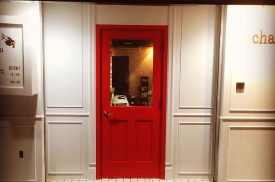 【天神橋筋六丁目】≪完全週休2日制≫≪社会保険完備≫≪最短1年でデビュー可能≫カリキュラムに縛られることなく、一人ひとりに寄り添ったマンツーマンレッスンで確実に技術力UP！！安心の待遇面で美容師としてのキャリアアップを目指します。細やかな接客とアットホームな空間が魅力「charm hair resort（チャームヘアリゾート）」からアシスタント（美容師）の求人☆★☆