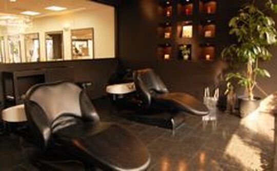 【西鉄久留米】《社会保険完備》地元密着型の高品質サロンMISESU（ミセス）☆新しく生まれ変わるMISESUグループを一緒に創っていってくれる方、大募集!!スタイリスト（美容師）の求人★☆★