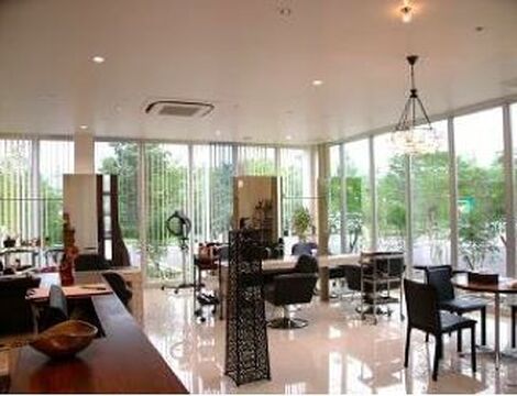 【草津駅】≪完全週休2日制≫≪社会保険完備≫≪第3日曜定休≫≪営業時間内レッスン可能≫希望があればアイラッシュも学べる！ブランクのある方やママさん美容師も歓迎！イベントも豊富で元気なスタッフさんばかり！丁寧な接客で愛される地域密着サロン「jack beans（ジャックビーンズ）」からアシスタント（美容師）の求人☆★☆